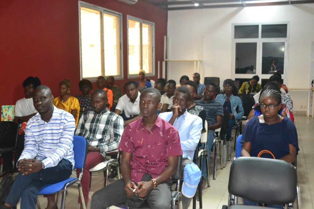 Rencontre de jeunesses leaders et entrepreneurs au club d'art oratoire Imperium.